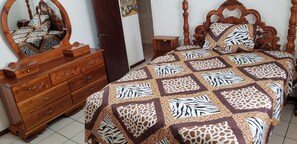 3 عدّة غرف نوم ومكواة/لوح كي وواي فاي مجانًا وملاءات أسرّة