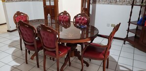 Dining - Beautiful 1 bedrooms, 1 bathroom  sleep 2 people close to the Town of Santa Cruz (Santa Cruz)