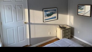 3 bedrooms, WiFi (free), bed sheets