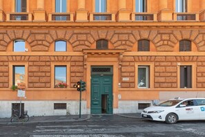 Exterior - iFlat | Unforgettable in front of Colosseum (Roma)