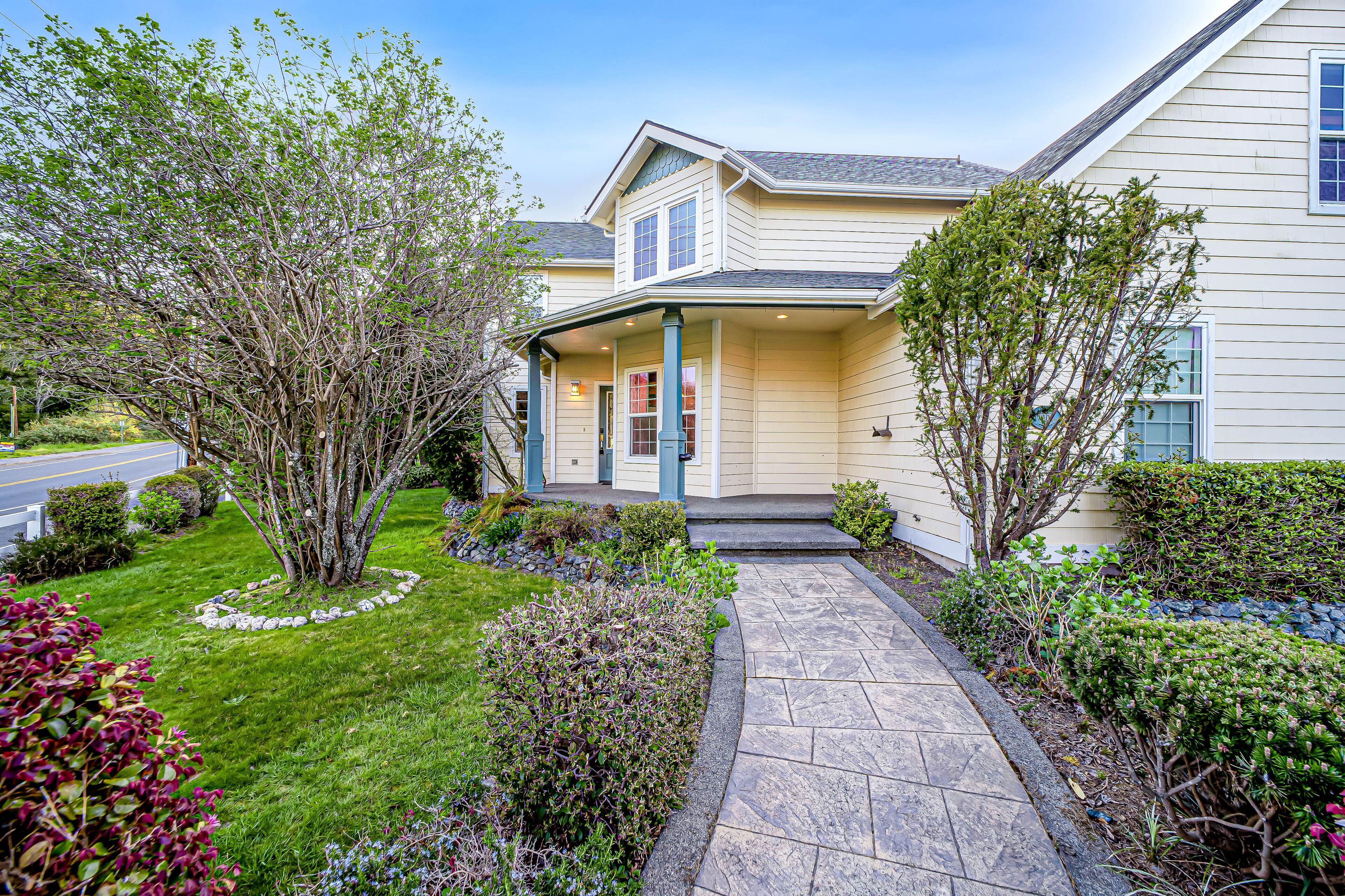 Two-Story Home w/Free WiFi, Electric Fireplace, Balcony, Hot Tub, Washer/Dryer