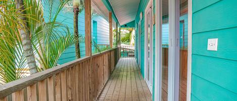 Basic Room, 1 Bedroom | Blackout drapes, free WiFi, bed sheets