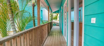 Tramonto ROJO Santa Teresa Guest House