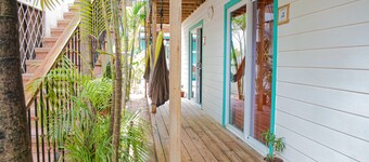 Tramonto ROJO Santa Teresa Guest House