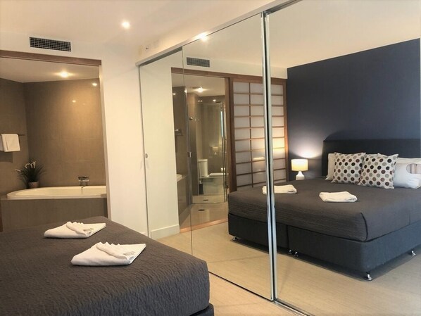 2 makuuhuonetta, silitysrauta/-lauta, Wi-Fi, vuodevaatteet