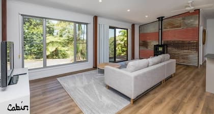 Farm-Stay Cabin-Spectacular Views