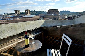 Outdoor dining - Lovely apartment for 4 people with A/C, WIFI and TV (Florence)