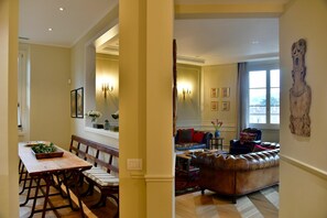Interior - Lovely apartment for 6 guests with WIFI, A/C, TV, patio and panoramic view (Florence)