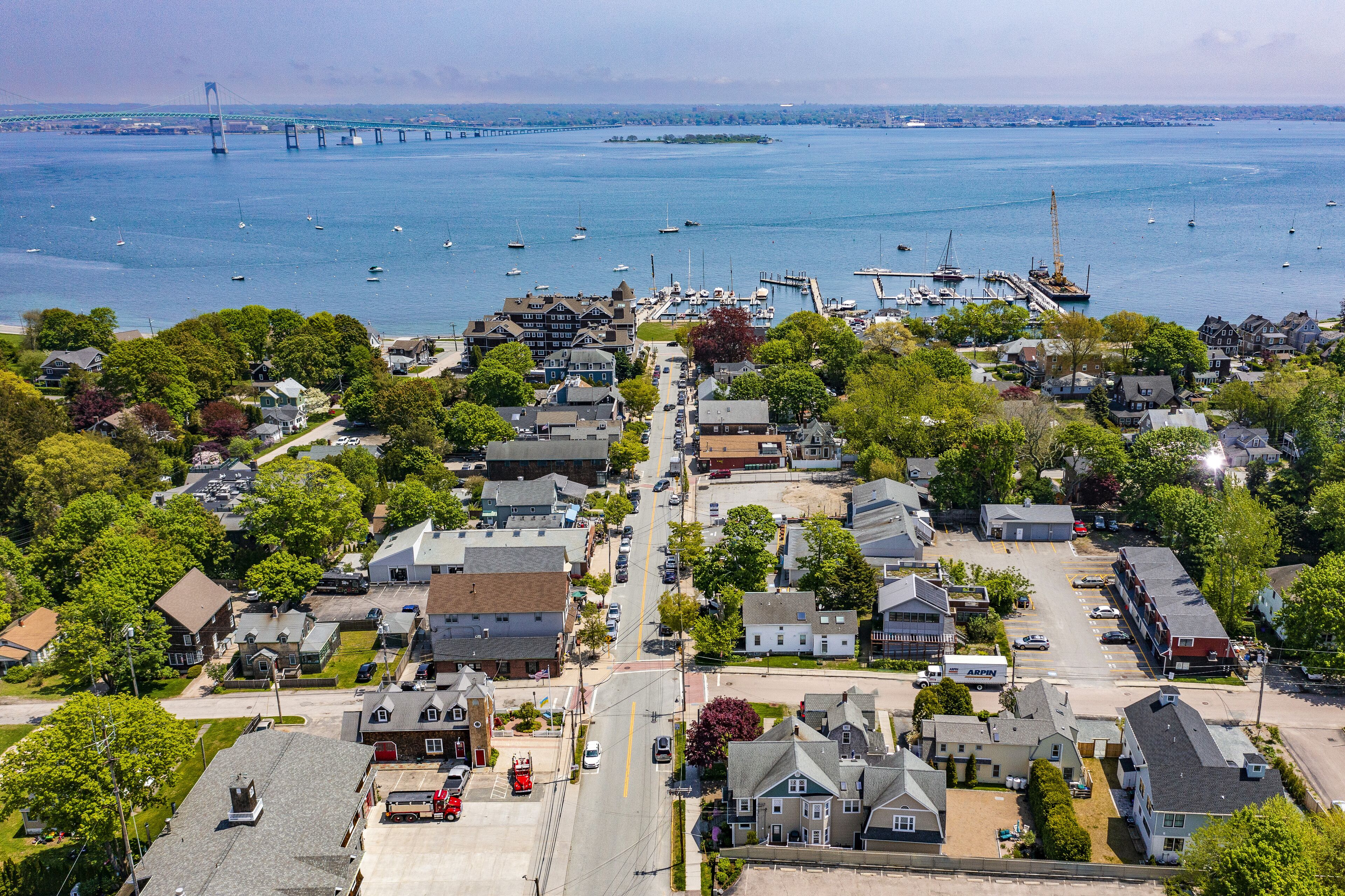 Heart of Jamestown, In town location, 3rd floor suite, B&B style with King Bed