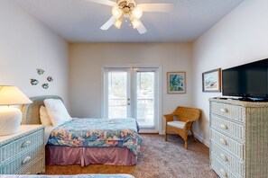 3 bedrooms, iron/ironing board, internet, bed sheets