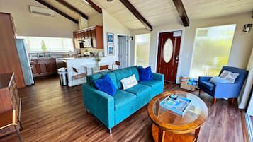 Een smart-tv en een stereo