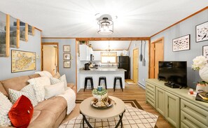 تلفزيون ذكي، مشغل دي في دي، كُتُب، مكتبة فيديو