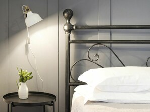 1 Schlafzimmer, Reisekinderbett, kostenloses WLAN, Bettwäsche