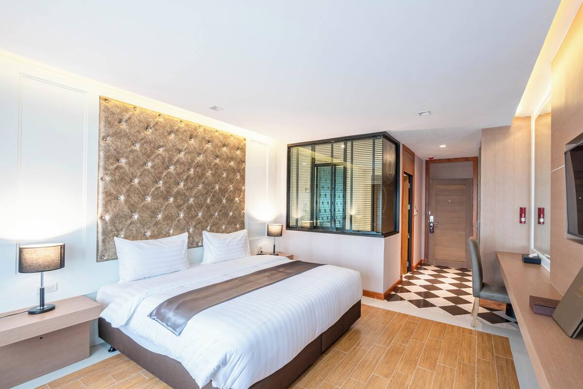 Superior King Room | Premium bedding, memory foam beds, minibar, in-room safe