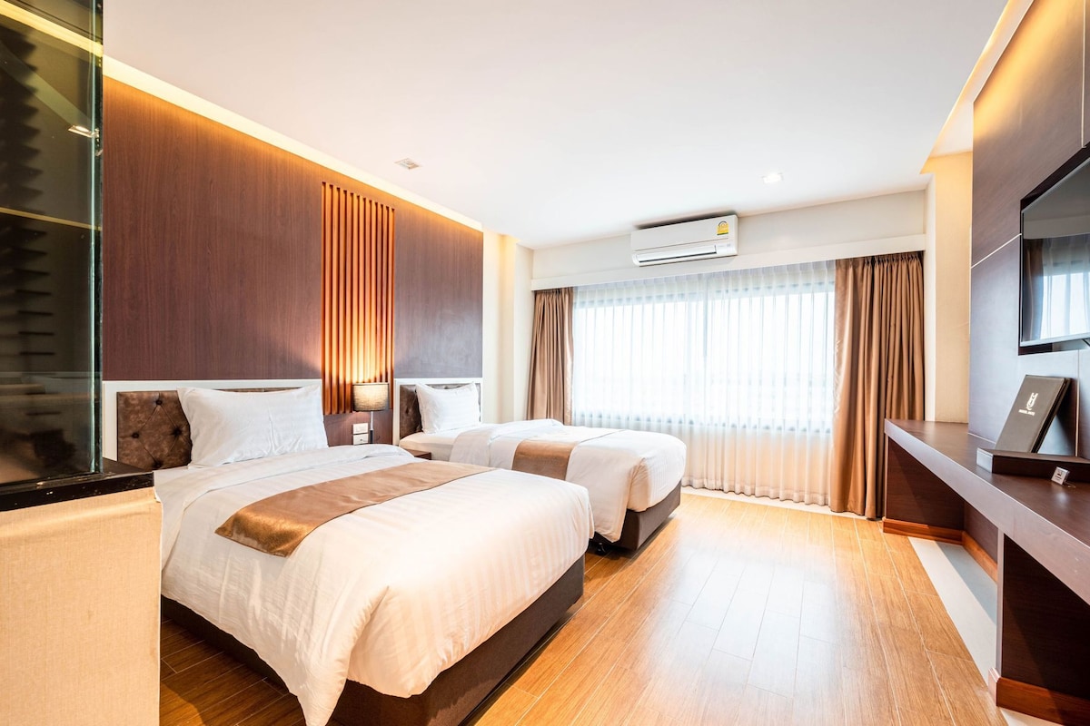 Ropa de cama de alta calidad, colchones con efecto memoria y minibar 