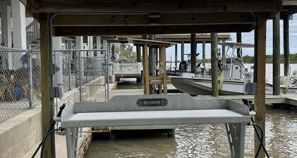 “Reeling Em Inn” waterfront home on the Colorado River. Boat slip included.