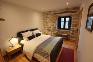 4 bedrooms, WiFi, bed sheets - PausaSTAY - QdM Artist Suites - Villa (Alvorge)