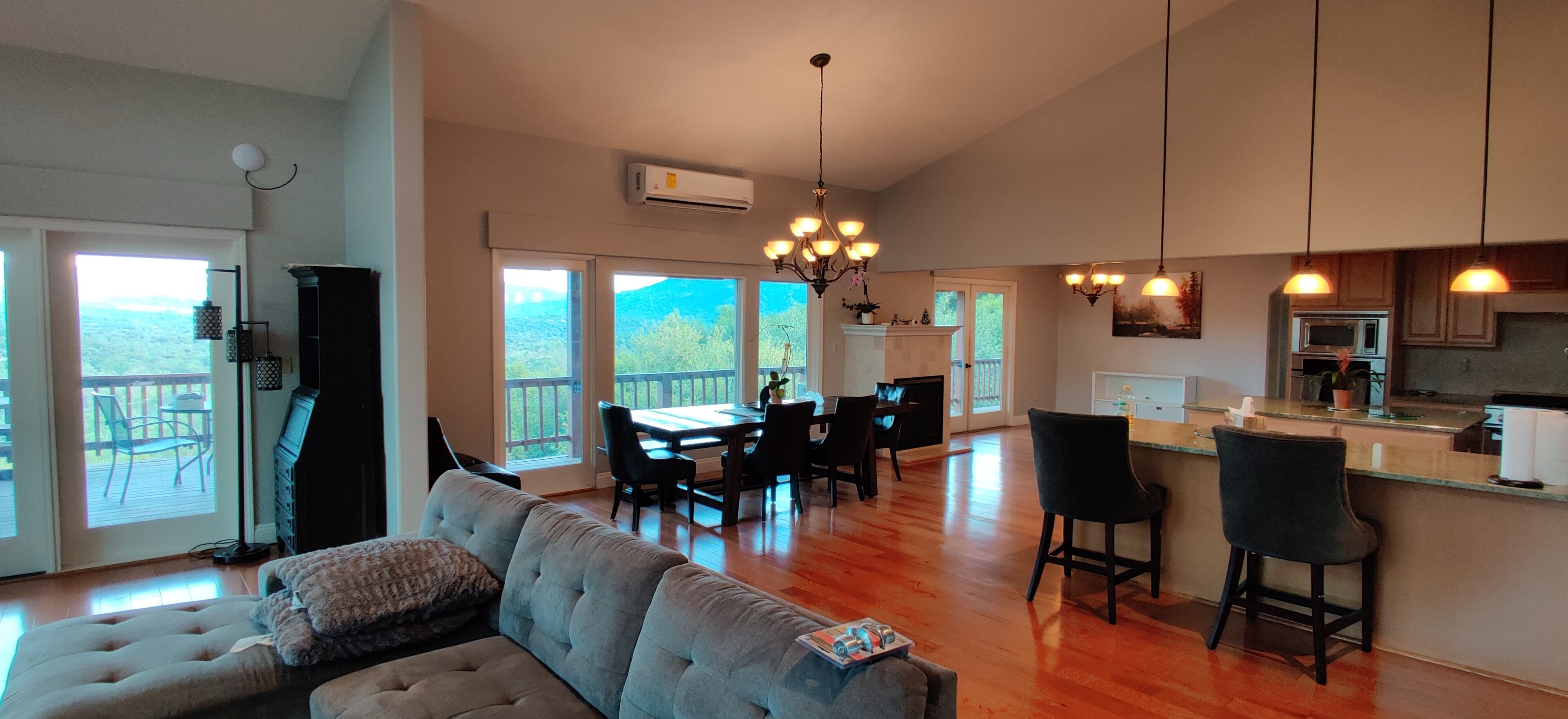 Nhà có tầm nhìn toàn cảnh | Khu phòng khách | Lò sưởi 