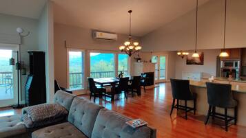 Nhà có tầm nhìn toàn cảnh | Khu phòng khách | Lò sưởi