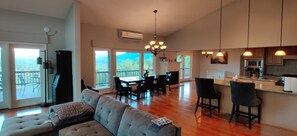 Panoraamatalo | Oleskelualue | Takka