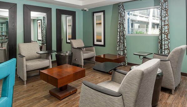 Spa - Premium Glendale 1BR w/ Pool, Gym, walkable location, by Blueground (Los Angeles)