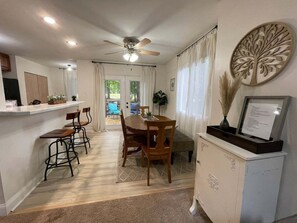 Dining - Light & airy home w/private hot tub on golf course (Quinton)