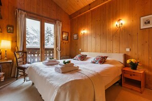 4 makuuhuonetta, silitysrauta/-lauta, Wi-Fi, vuodevaatteet