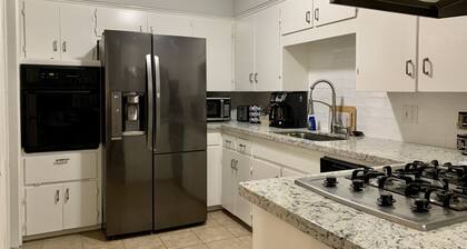 CasaVine@Baytown, E. Houston Getaway!