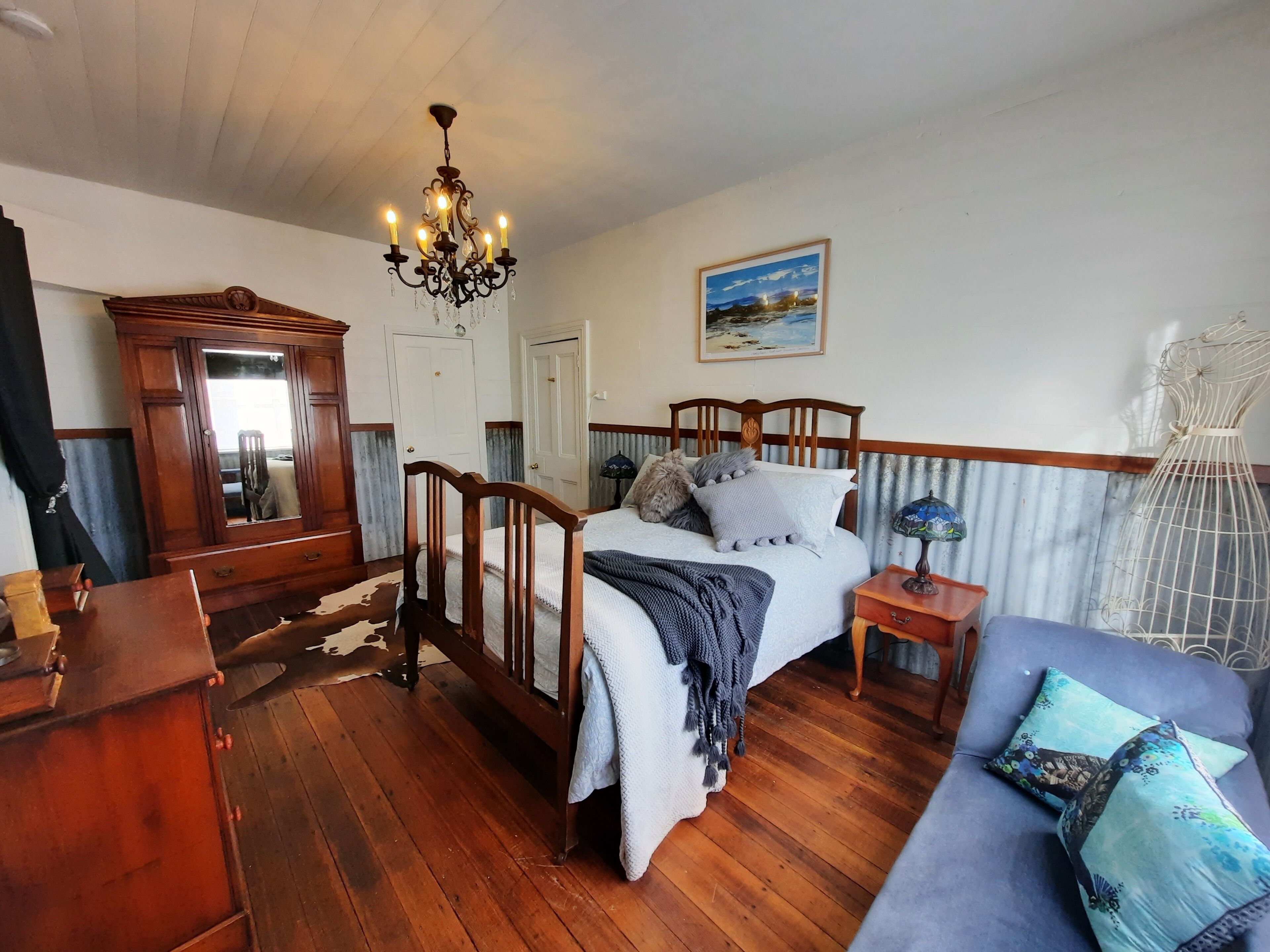 The Colonial Accommodation and Modern Art