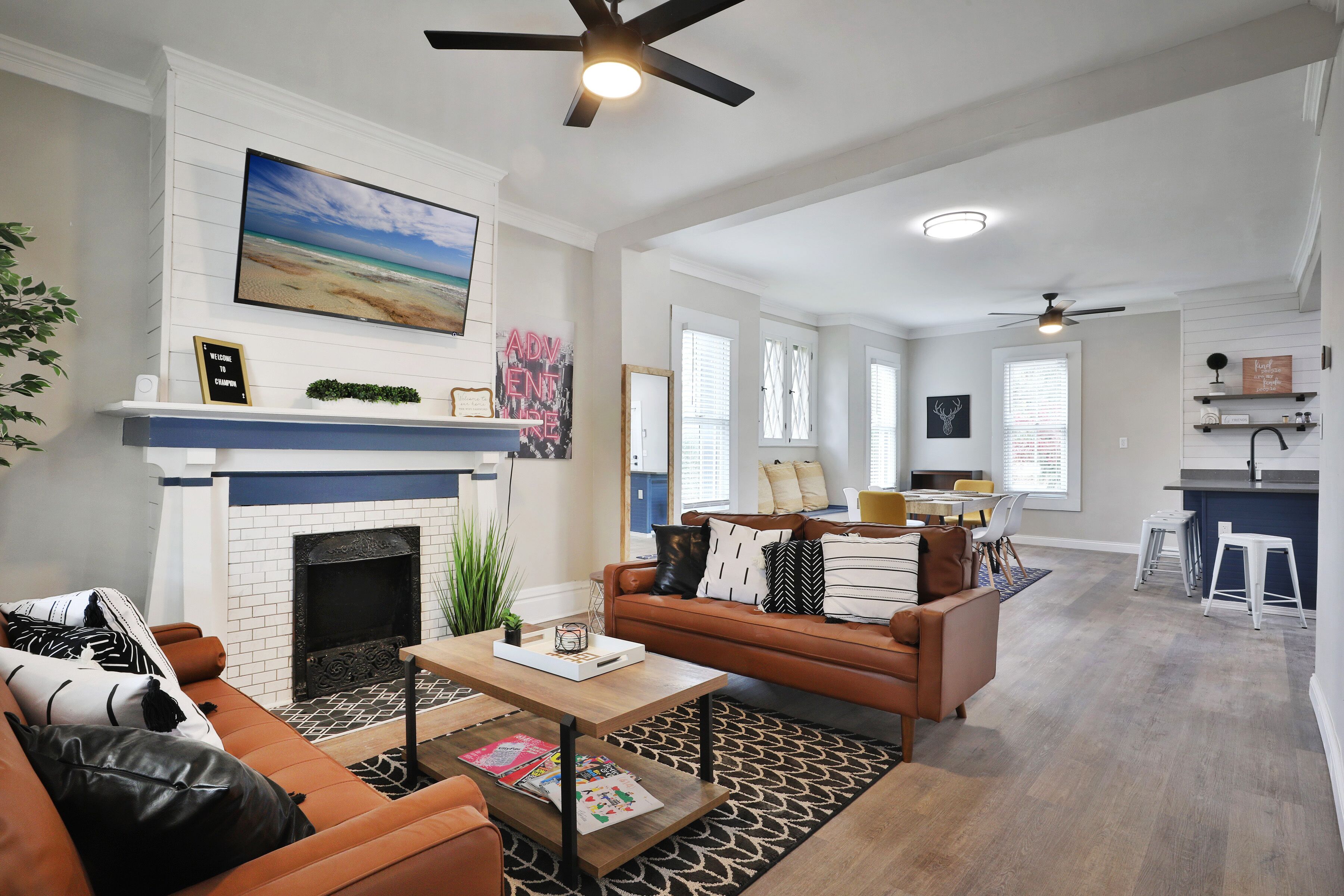 ★ Trendy Spot Newly Remodeled in the <3 of it all!