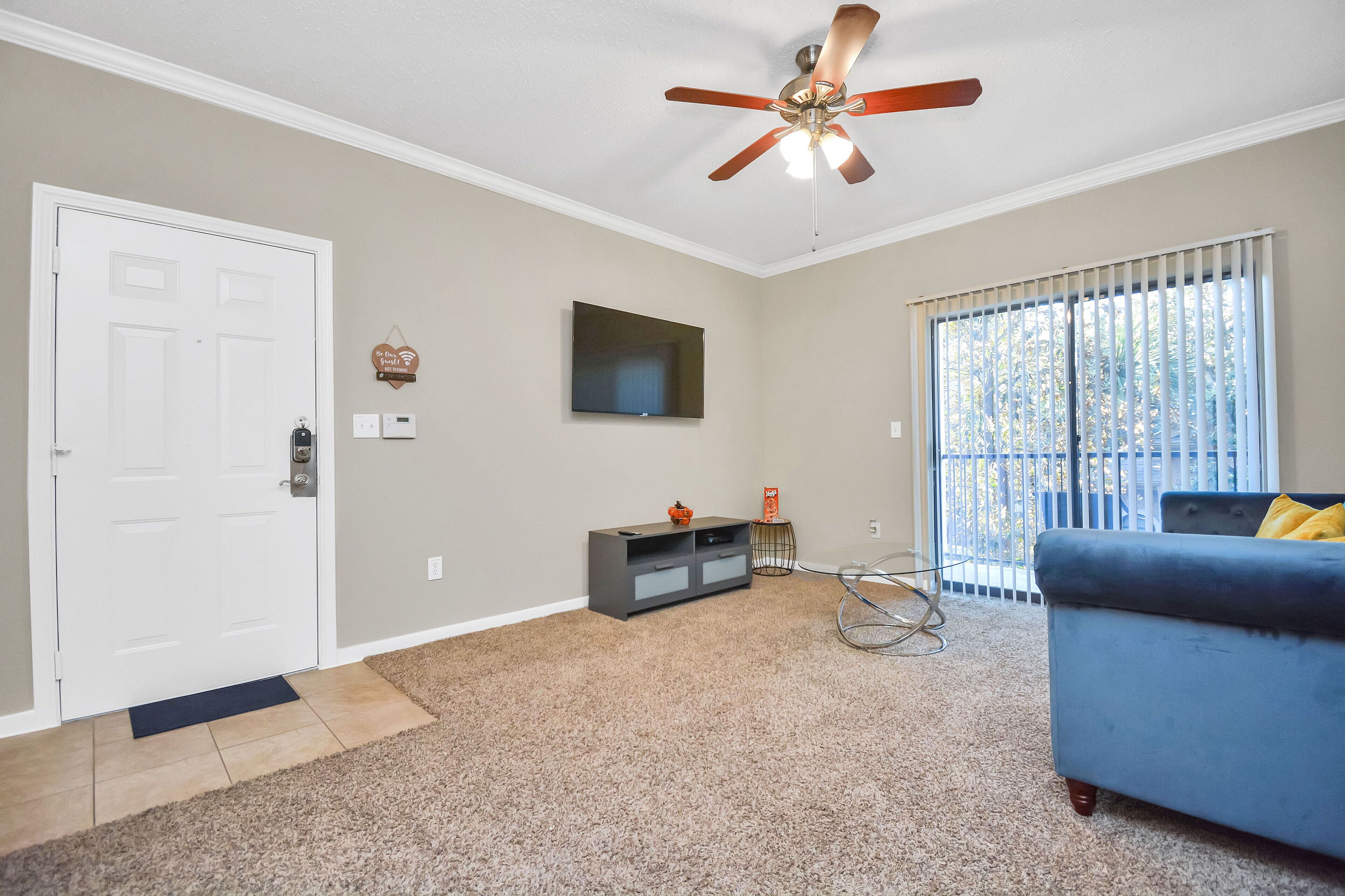 Experience Houston at The Luxury Blue Chateau| Near NRG-Ent Apt