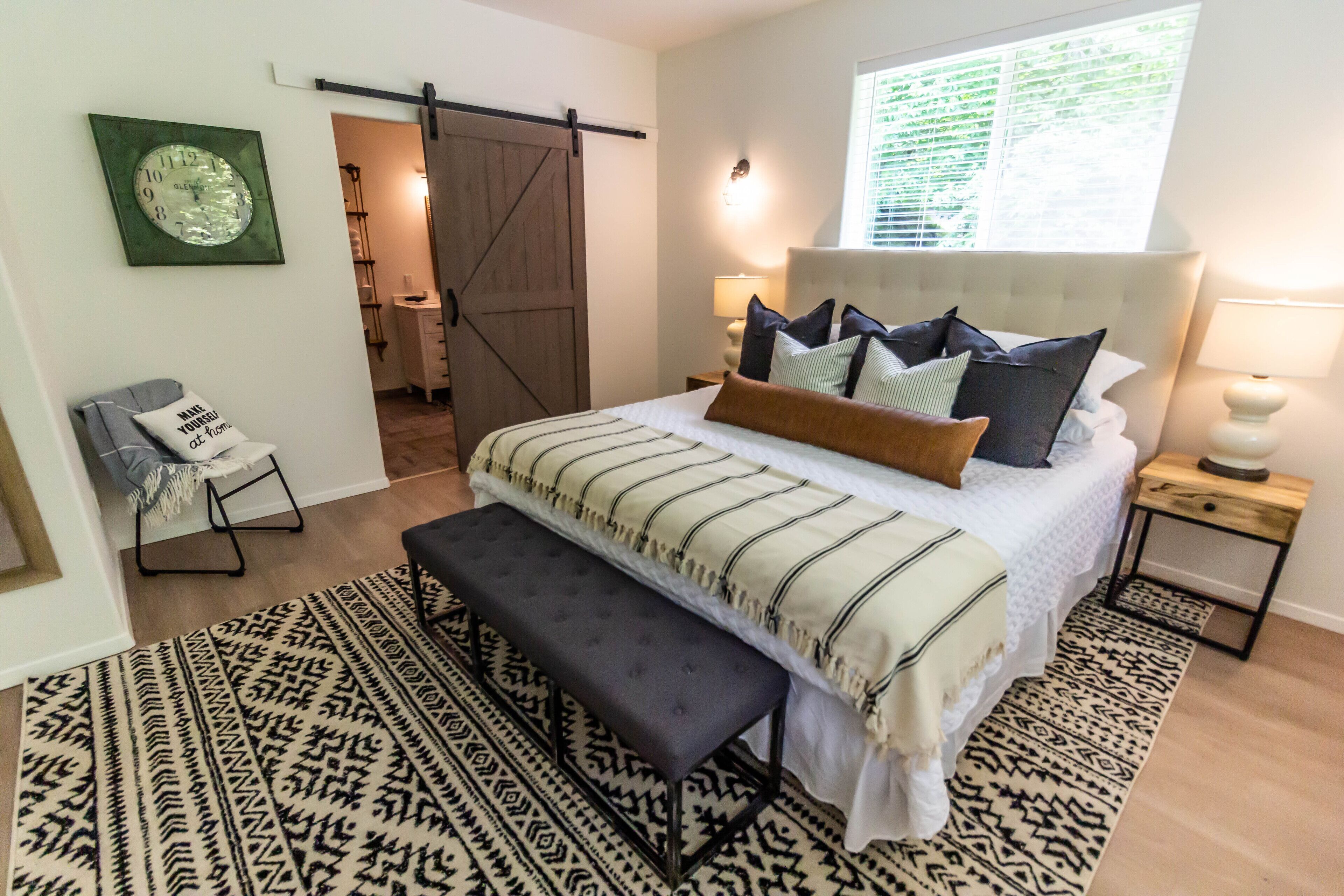 Booking Fall Now! Gorgeous View Home, Beach and ODT / Hot Tub / Dog Friendly