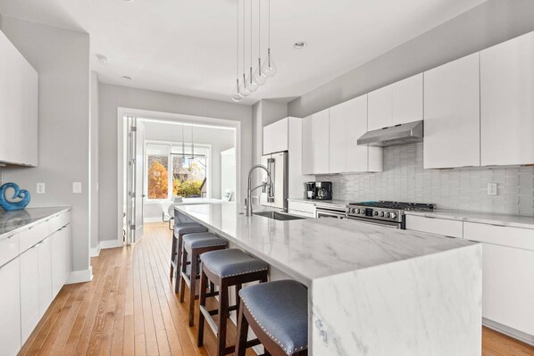 Fridge, microwave, dishwasher, coffee/tea maker