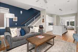 Unclassified image, 3 of 48, button