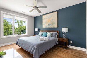 5 bedrooms, iron/ironing board, WiFi