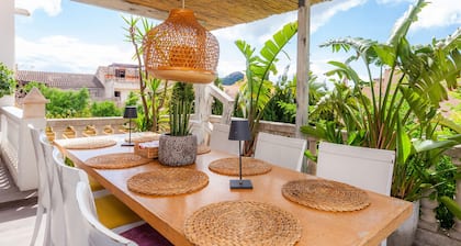 Finca Casa Varna with Mountain View, Pool, Terrace & Garden; Parking Available