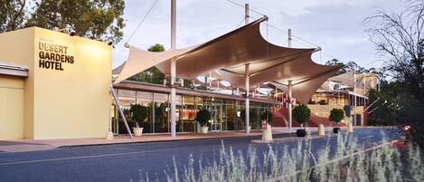 Fachada de la propiedad