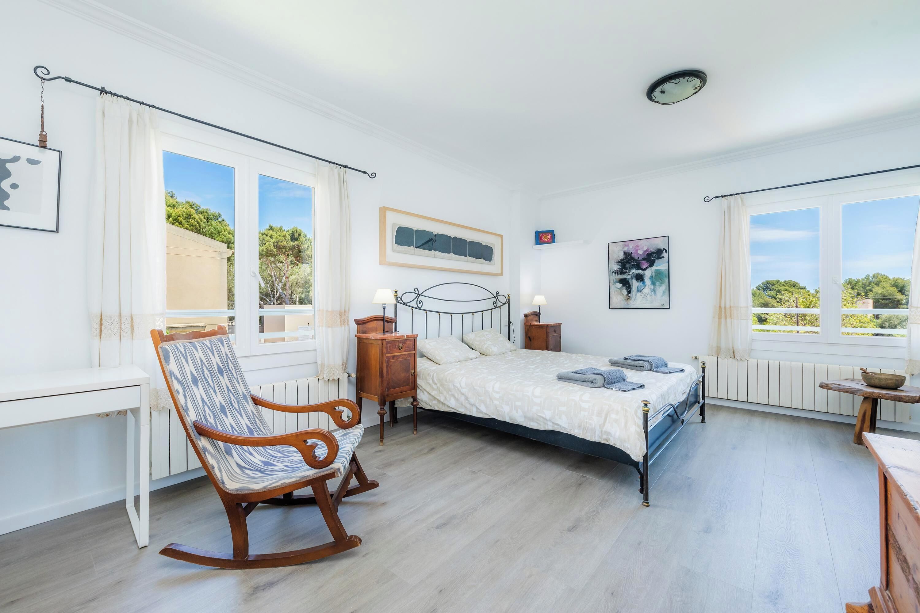 3 bedrooms, iron/ironing board, free WiFi, bed sheets