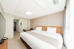 Habitación familiar doble (Superior) | Escritorio, sistema de insonorización, wifi gratis y ropa de cama