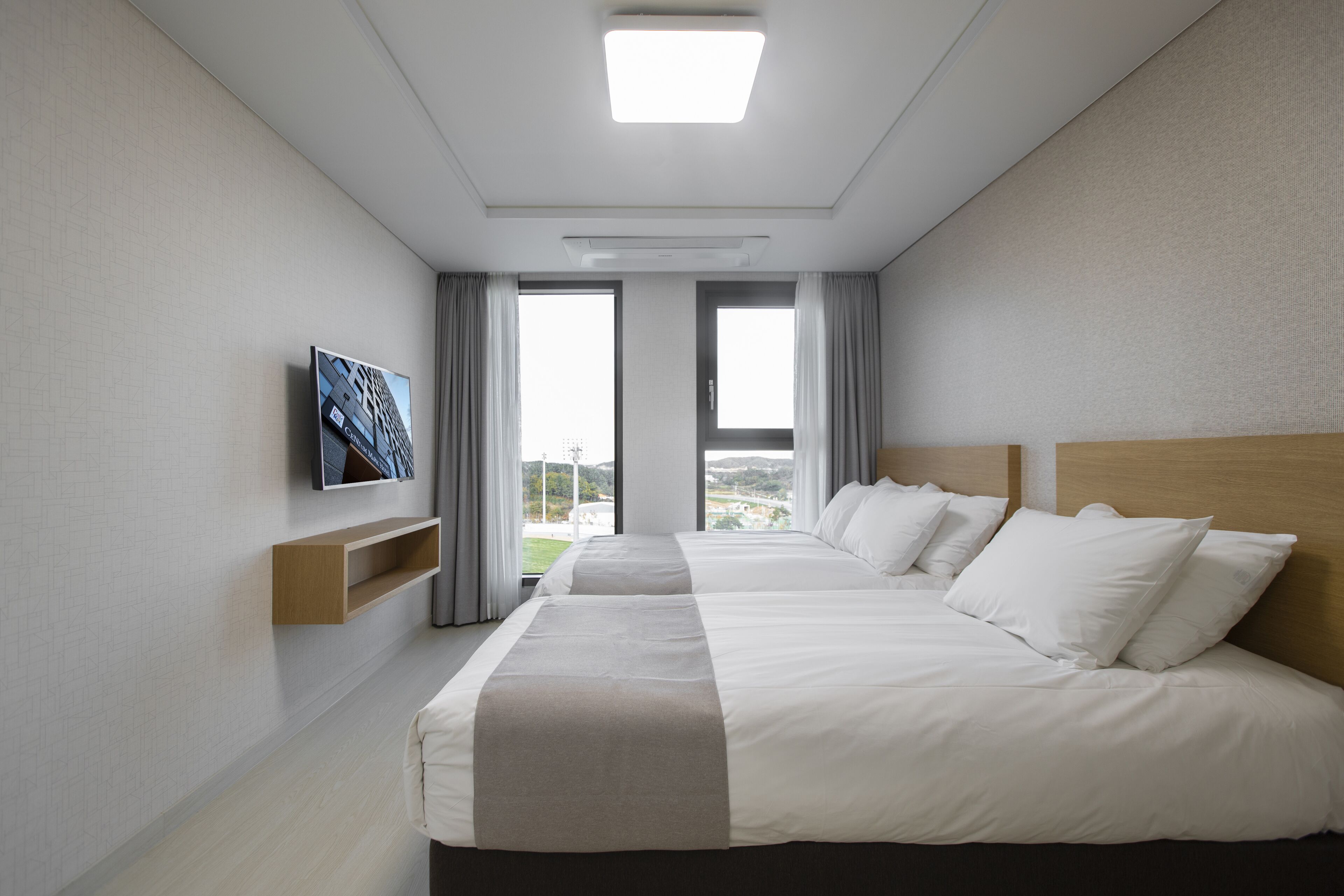 superior family twin room | desk, soundproofing, free wifi, bed sheets