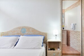 3 bedrooms, iron/ironing board, free WiFi, bed sheets - Apartment Sa Pintadera with Mountain View, Wi-Fi & Terrace (Dorgali)