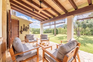 Terrace/patio - Holiday Villa Can Corro with Mountain View, Wi-Fi, A/C, Pool, Garden & Terrace (Alcudia)
