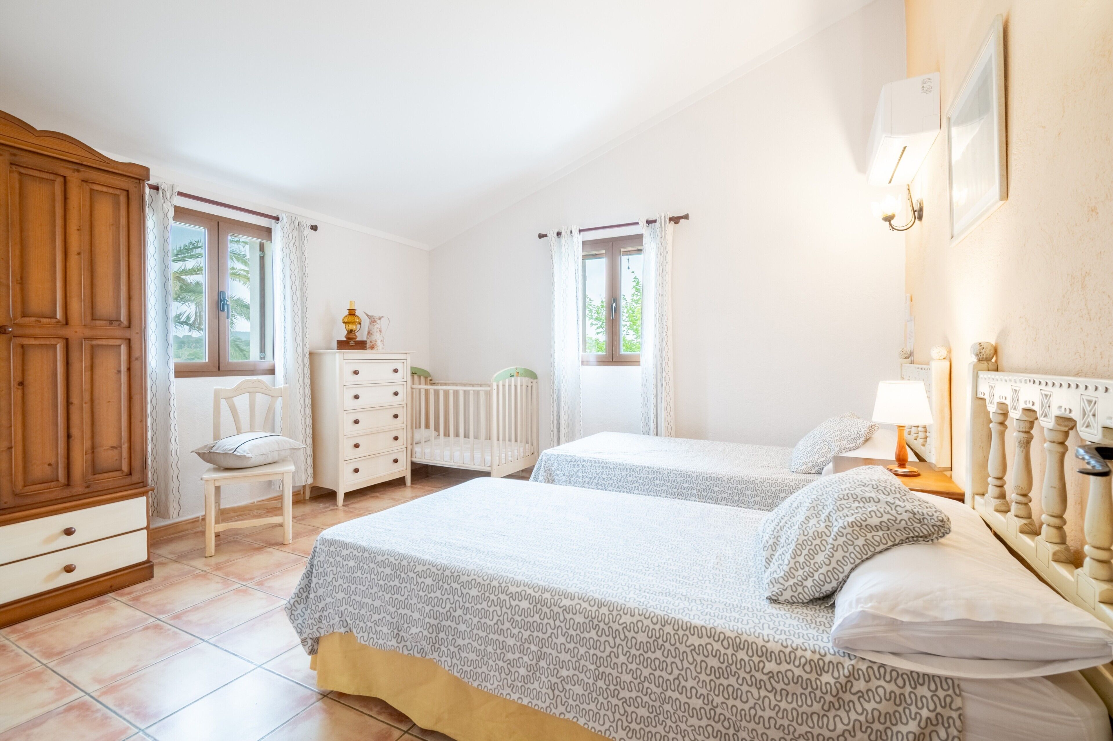 4 Schlafzimmer, Bügeleisen/Bügelbrett, kostenloses WLAN, Bettwäsche