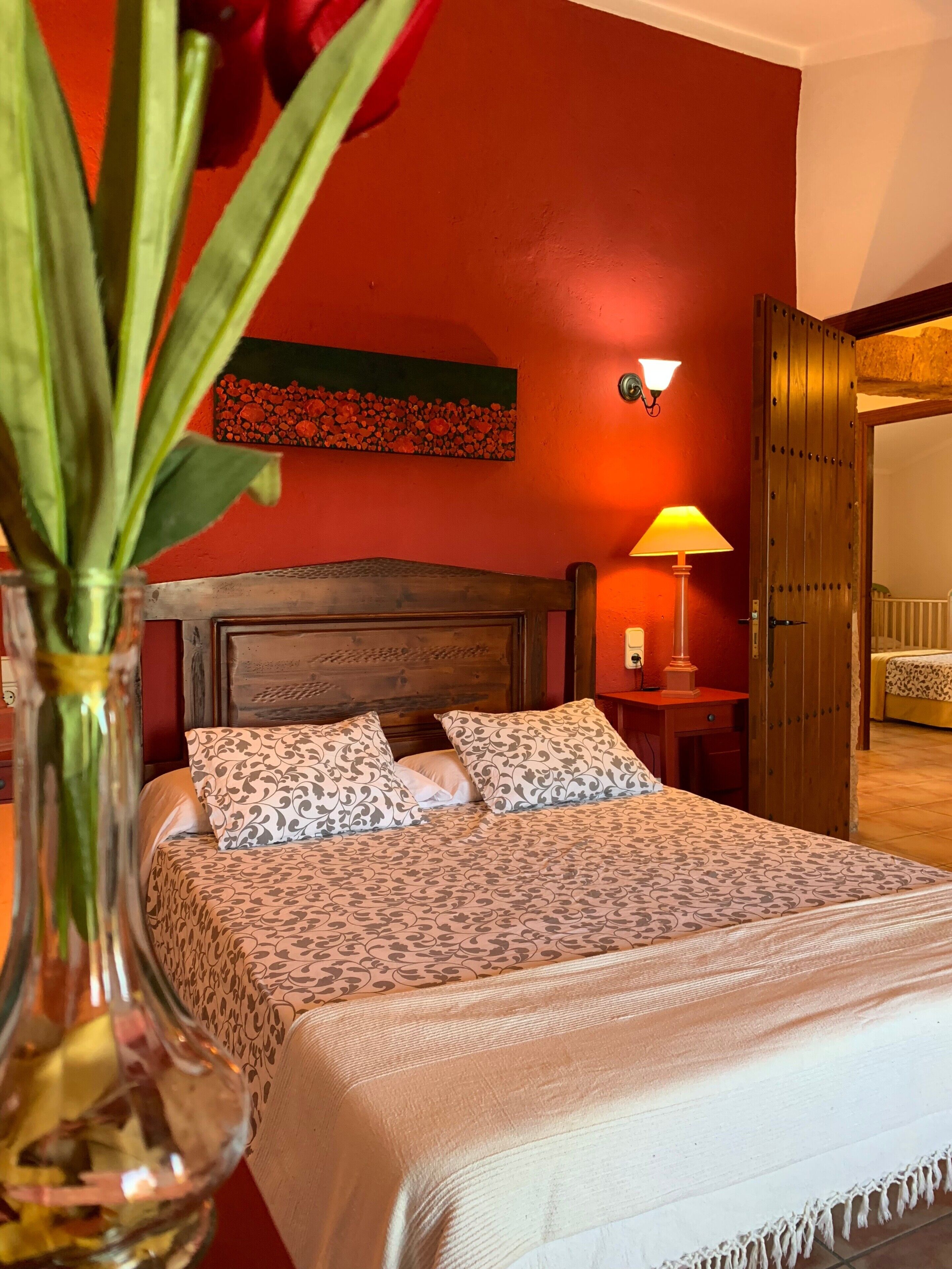 4 bedrooms, iron/ironing board, free WiFi, bed sheets