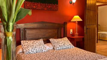 4 bedrooms, iron/ironing board, free WiFi, bed sheets