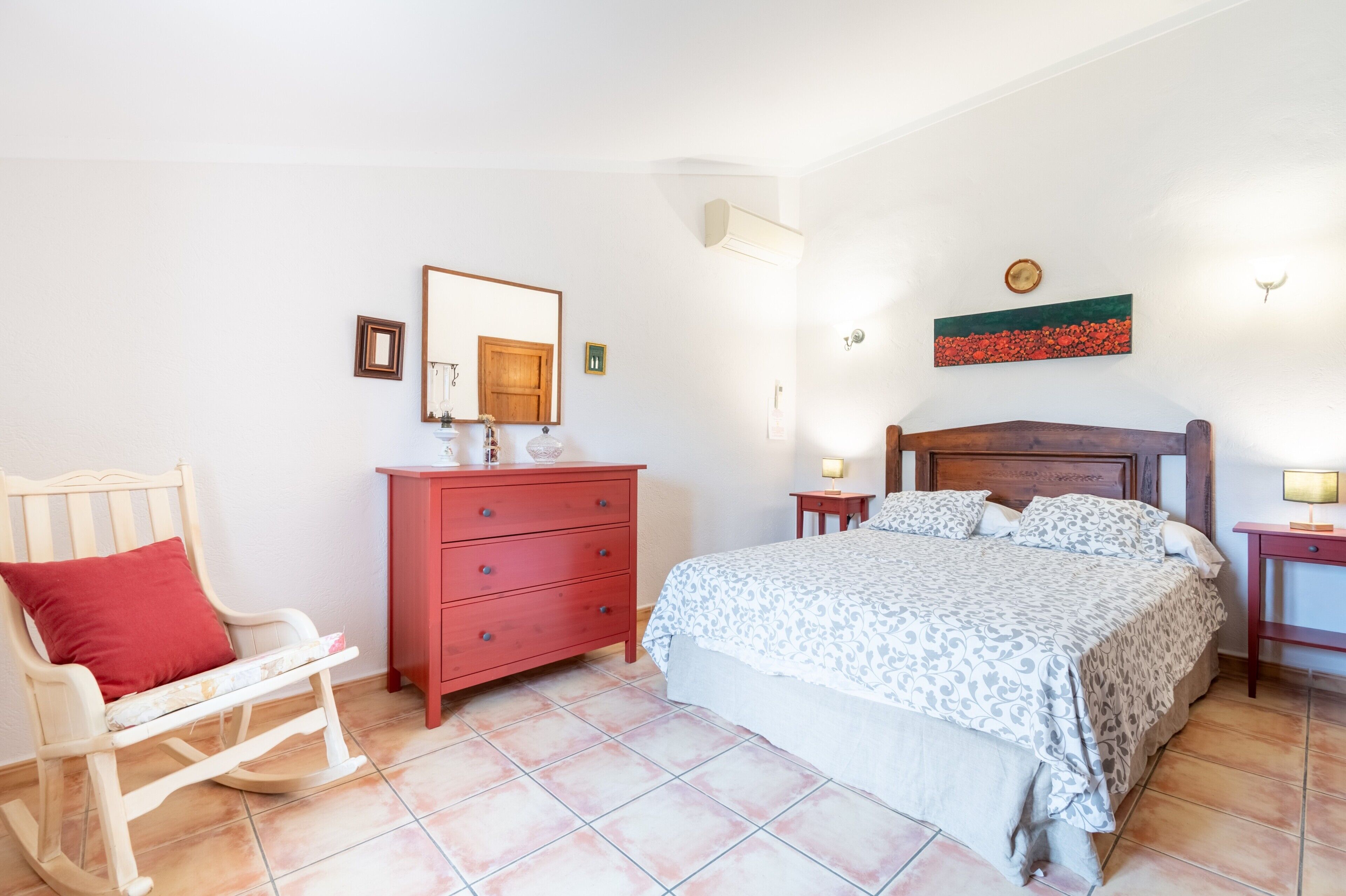 4 dormitorios, tabla de planchar con plancha, wifi gratis y ropa de cama