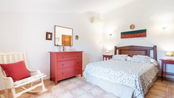 4 dormitorios, tabla de planchar con plancha, wifi gratis y ropa de cama