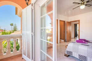 4 habitaciones, tabla de planchar con plancha y wifi gratis 