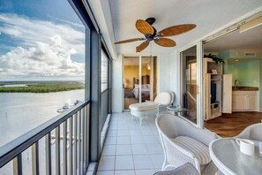 Property grounds - Ocean Harbor #1201B - Bayfront Condo (Fort Myers Beach)