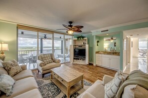 TV - Ocean Harbor #1201B - Spacious Luxury Condo Surrounded with Stunning Views (Fort Myers Beach)